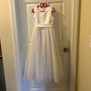 David’s Bridal flower girl or communion dress. Excellent condition! Size 7